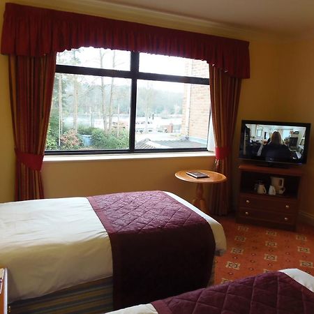 Lakeside Continental Hotel Camberley Exterior foto