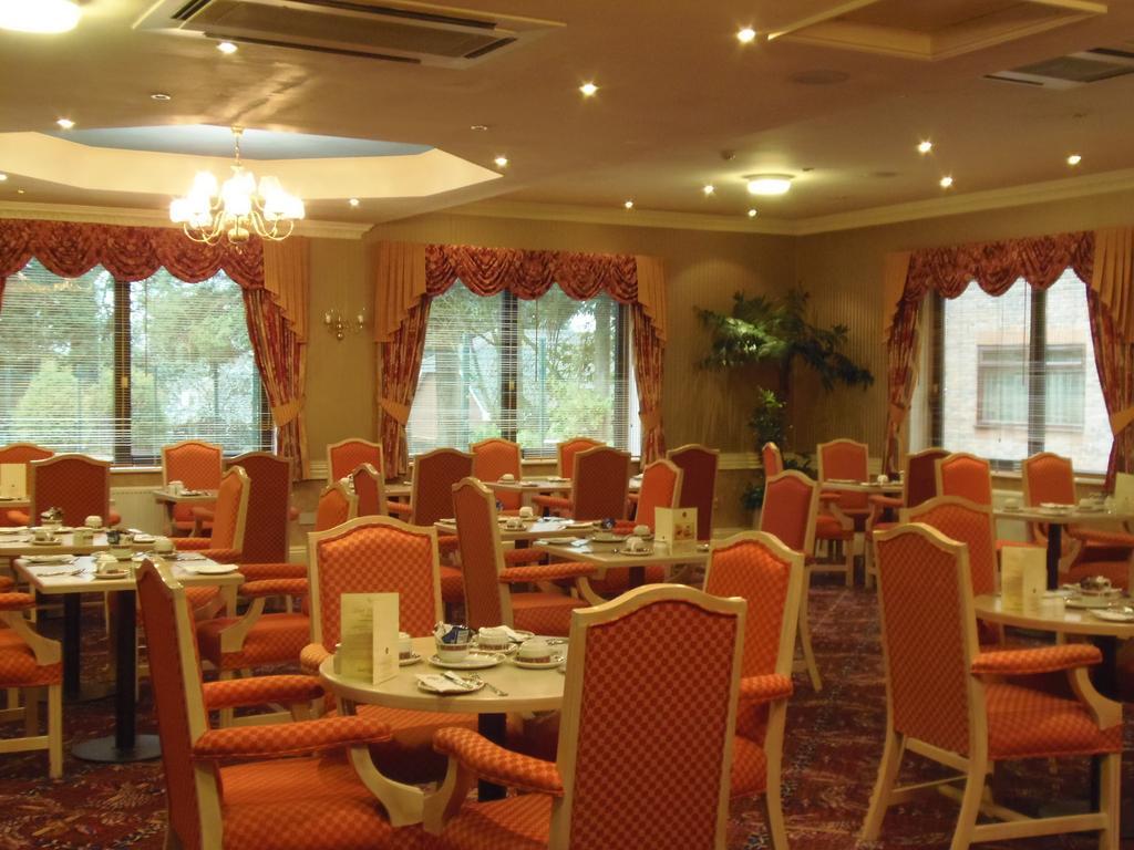 Lakeside Continental Hotel Camberley Exterior foto